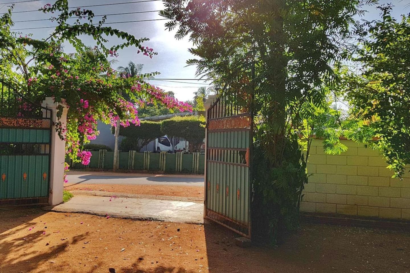 Saubagya Inn Anuradhapura Luaran gambar