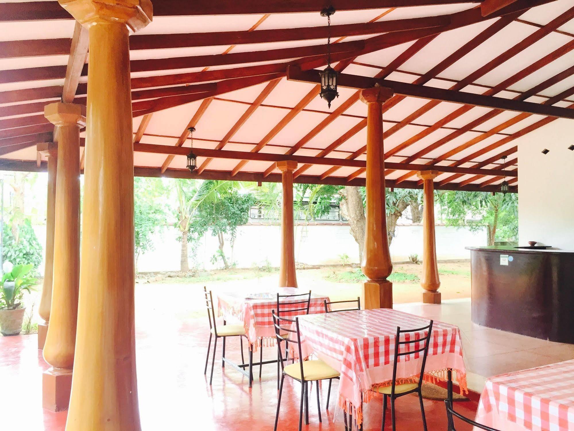 Saubagya Inn Anuradhapura Luaran gambar