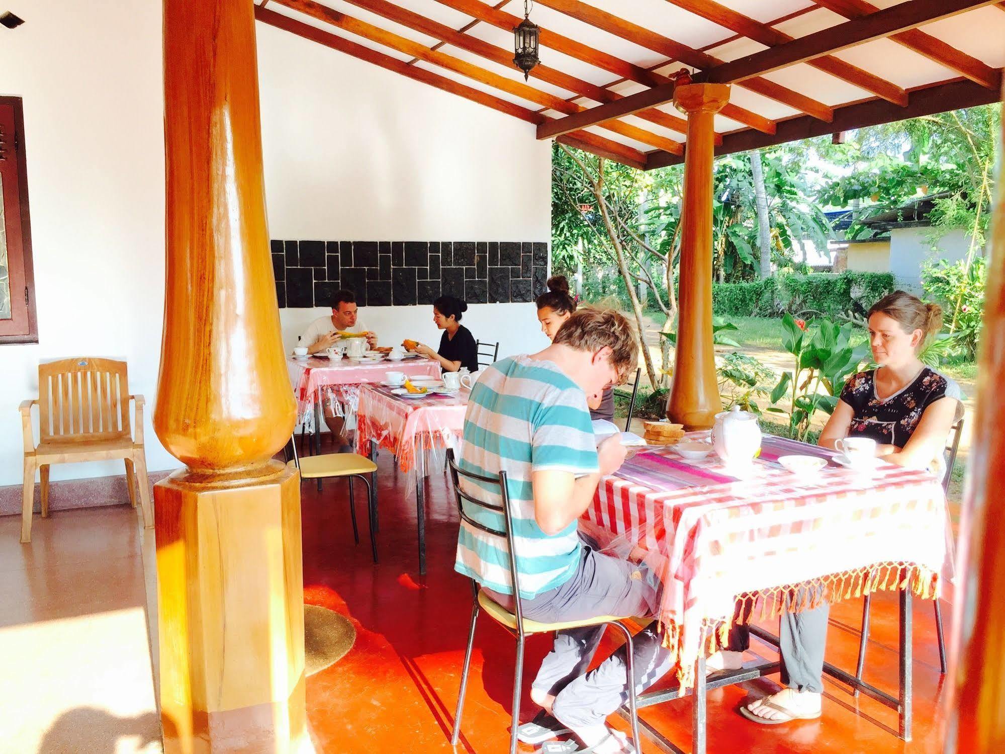 Saubagya Inn Anuradhapura Luaran gambar